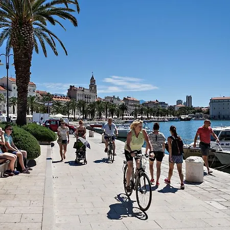 Babina - King & Queen Gæstehus 3*