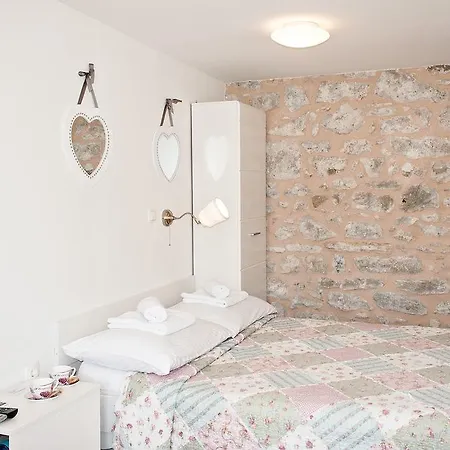 Babina - King & Queen Gæstehus 3*