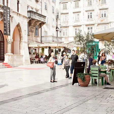 Babina - King & Queen Gostinjska kuća Split