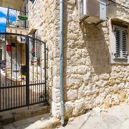 招待所 Babina - King & Queen